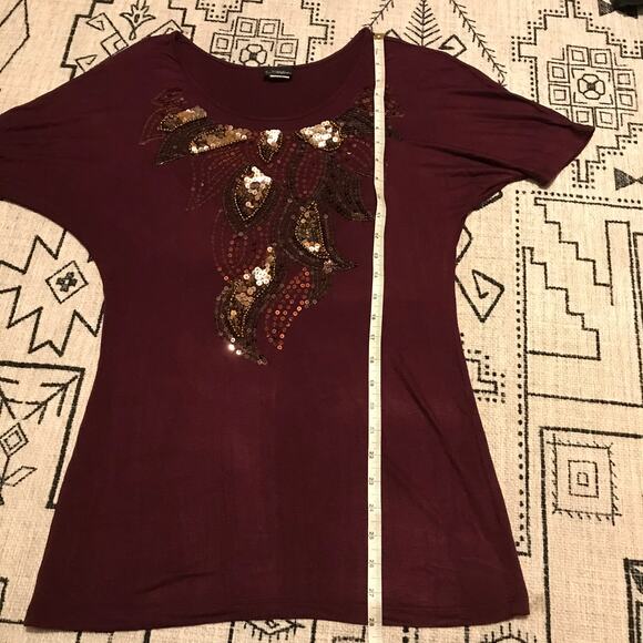 Daytrip sequins top size small short sleeved burgundy and gold - Picture 3 of 5